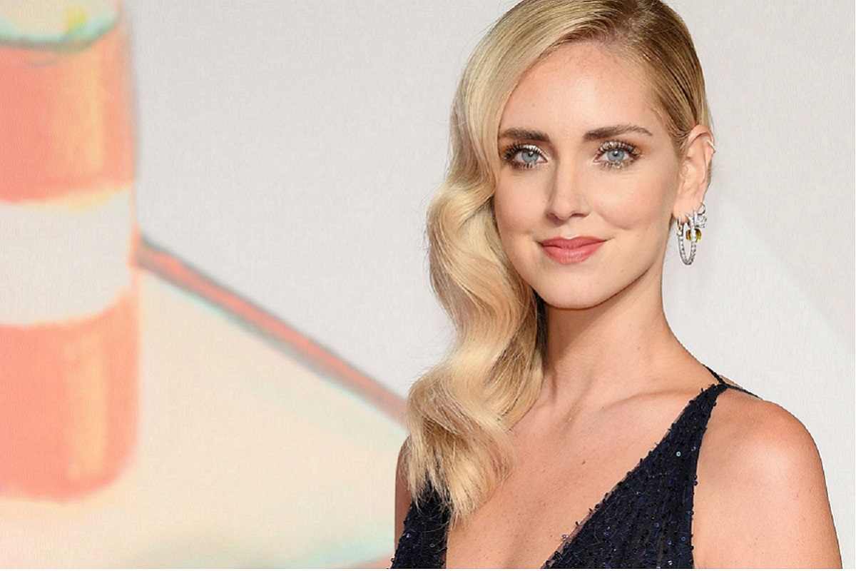 Chiara Ferragni: la figlia Vittoria indossa un cappottino rosso